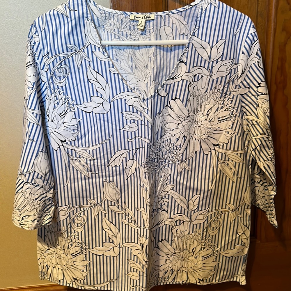 NWOT Emma & Olivia top, blue & white stripe with floral, L